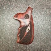 S&W Guance in Legno N Round Super Rosewood Stipple with Laser Logo